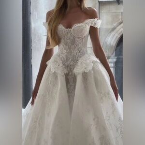 PALLAS COUTURE HARMONY INSPIRED BRAND NEW WEDDING DRESS